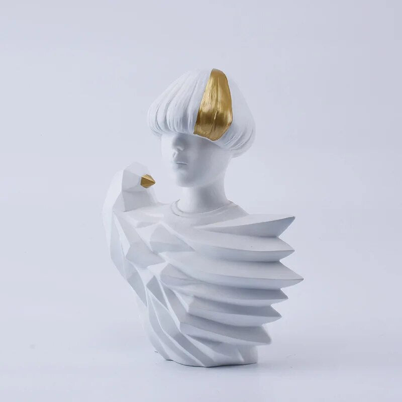 Contemporary Woman Statue <br> 31 to 41 cm