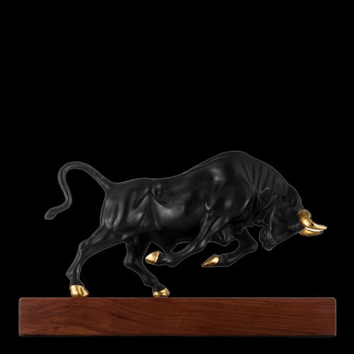 Bull Statue <br/> Deluxe