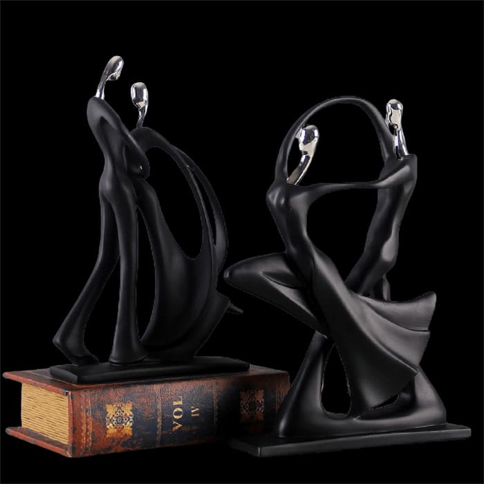 Statue <br/> Dancing Couple
