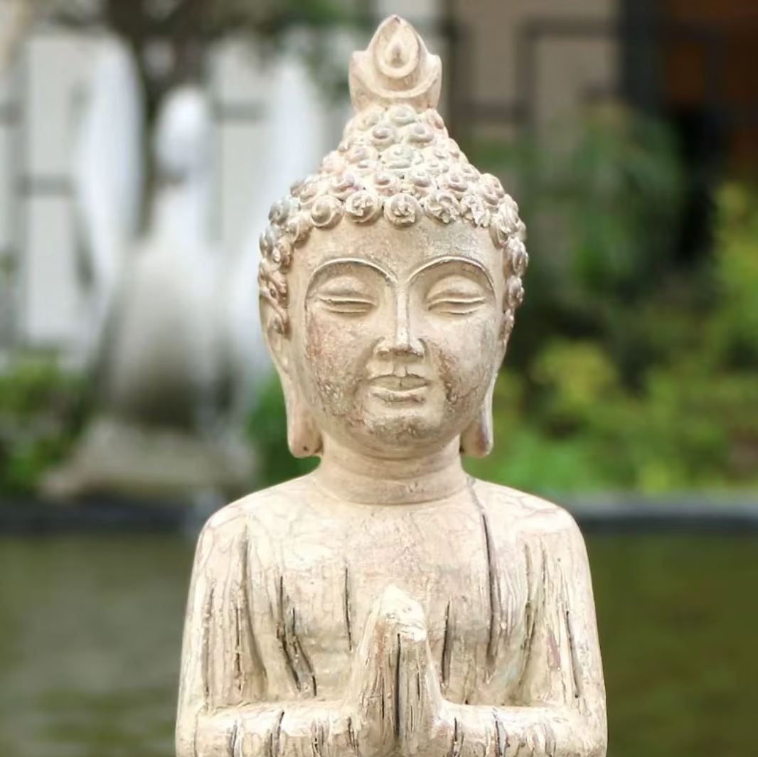 Praying Buddha Statue in Resin 21 cm