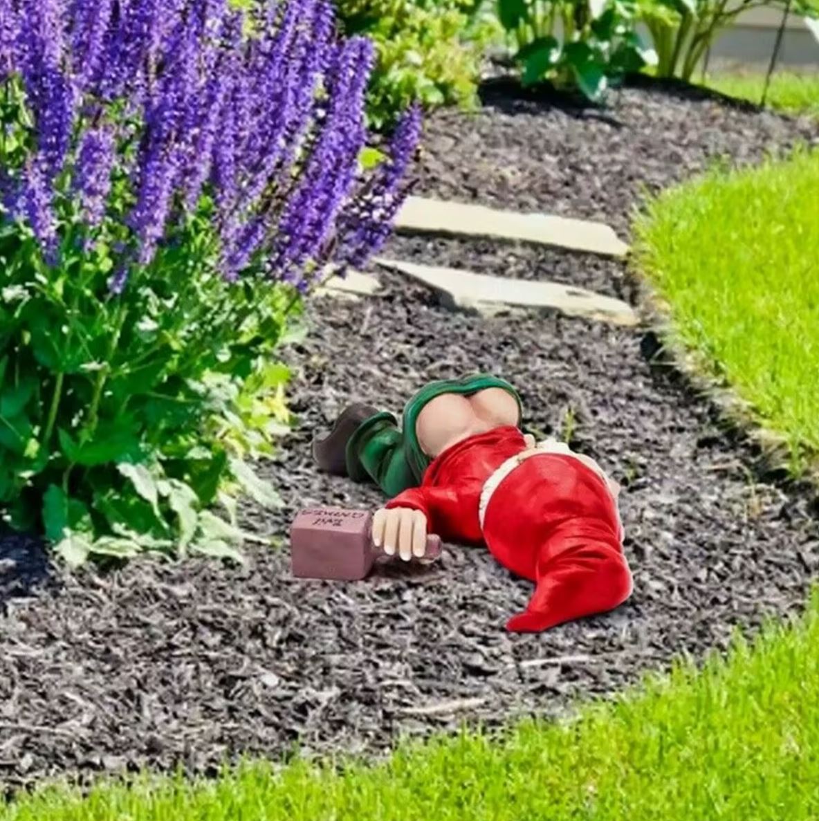 Drunk Garden Gnome Statue 12 cm