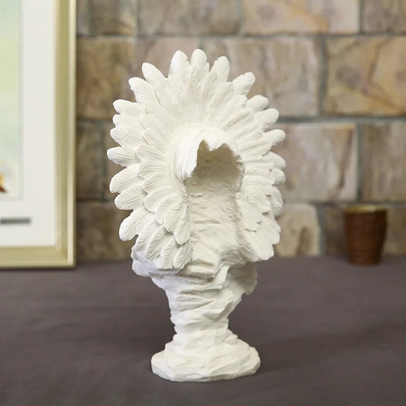 Native American <br> Woman Statue 30 cm