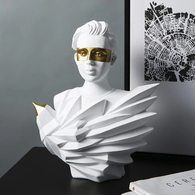 Contemporary Woman Statue <br> 31 to 41 cm
