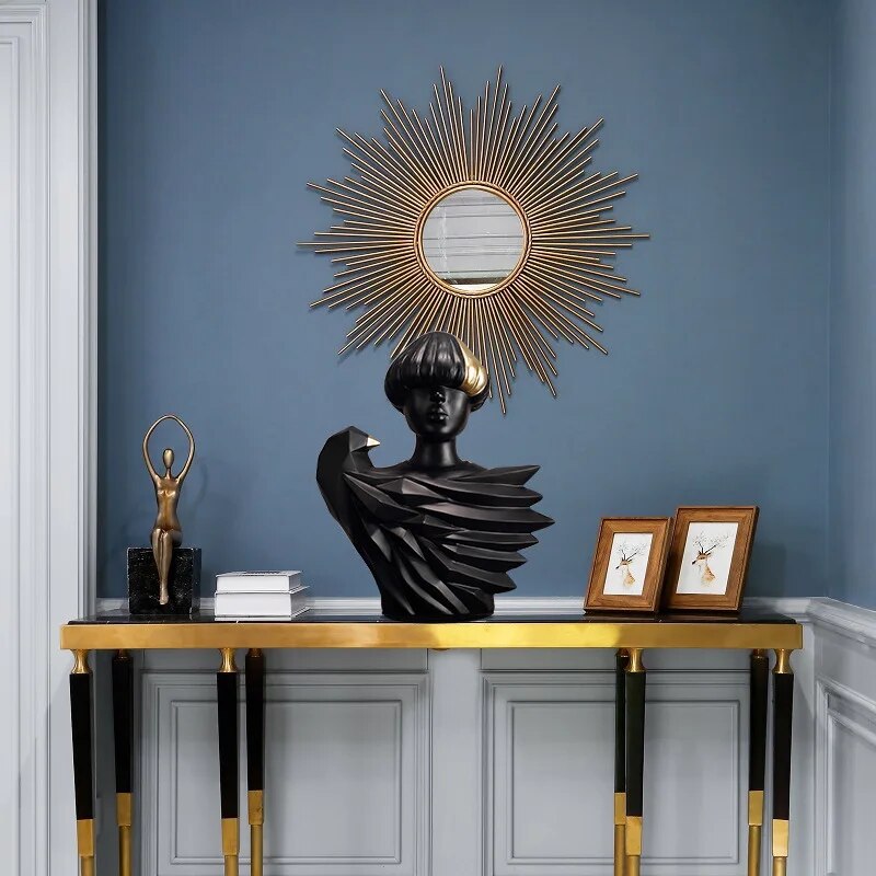 Contemporary Woman Statue <br> 31 to 41 cm