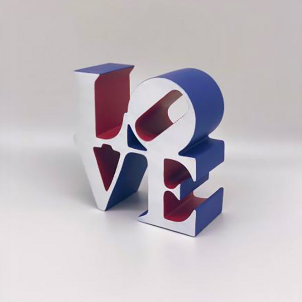 Couple Statue <br/> 'LOVE' Decor