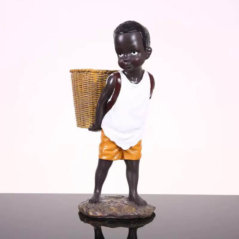 Black African <br> Statuette 28 cm