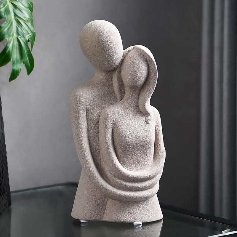 Statue <br/> Embracing Couple