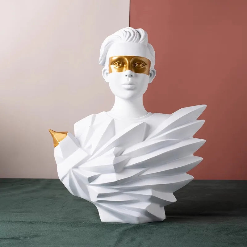 Contemporary Woman Statue <br> 31 to 41 cm