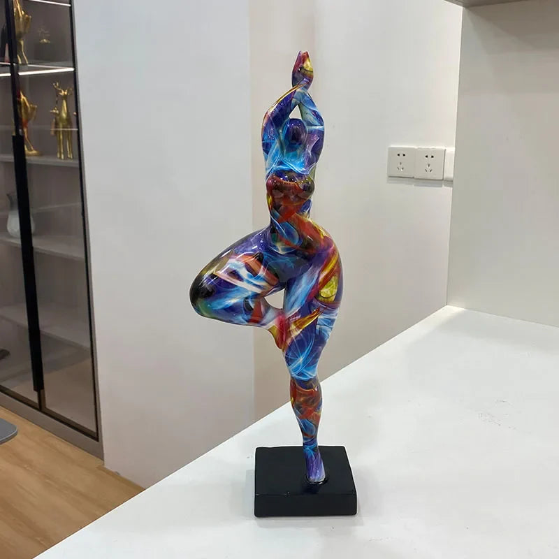 Plus-Size Woman <br> 'Art' Statue 46 cm