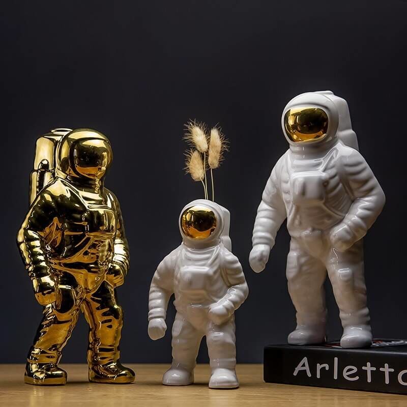 Contemporary Sculpture <br/> Astronaut