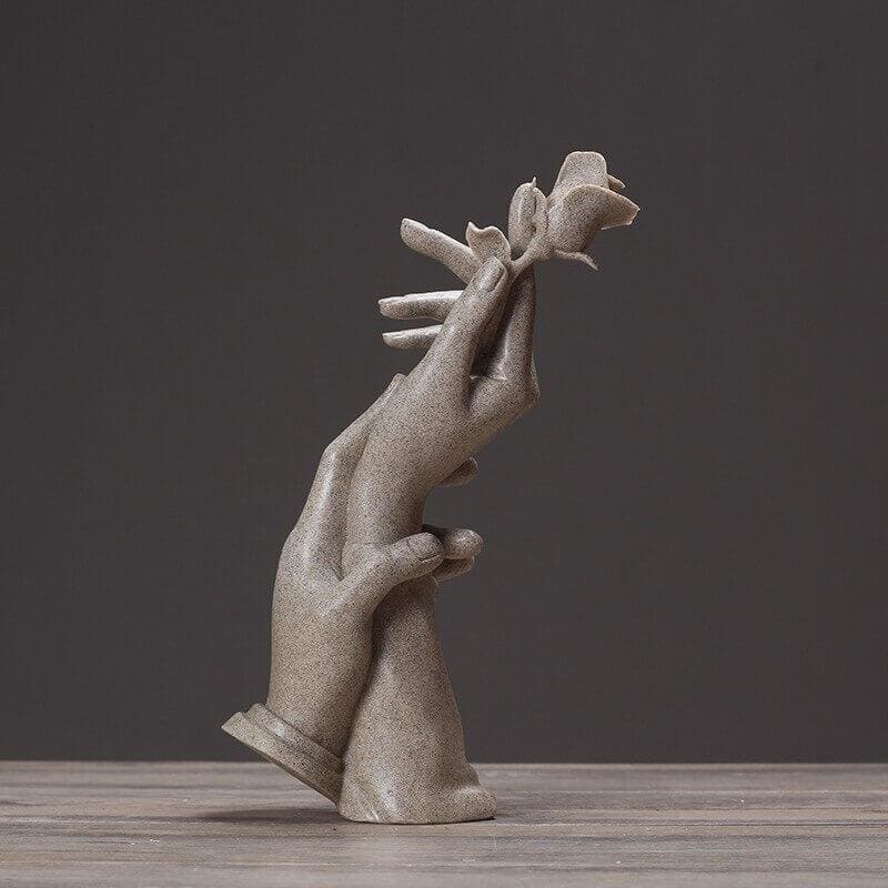 Couple Statue <br/> Hands & Rose
