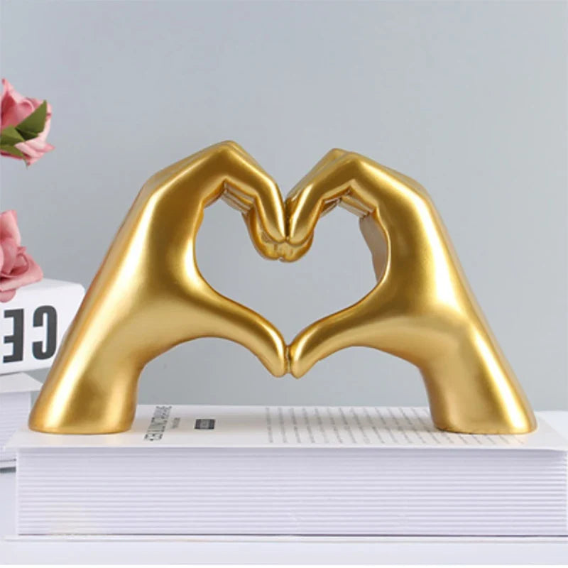 Hand <br> Heart Statue 8 cm