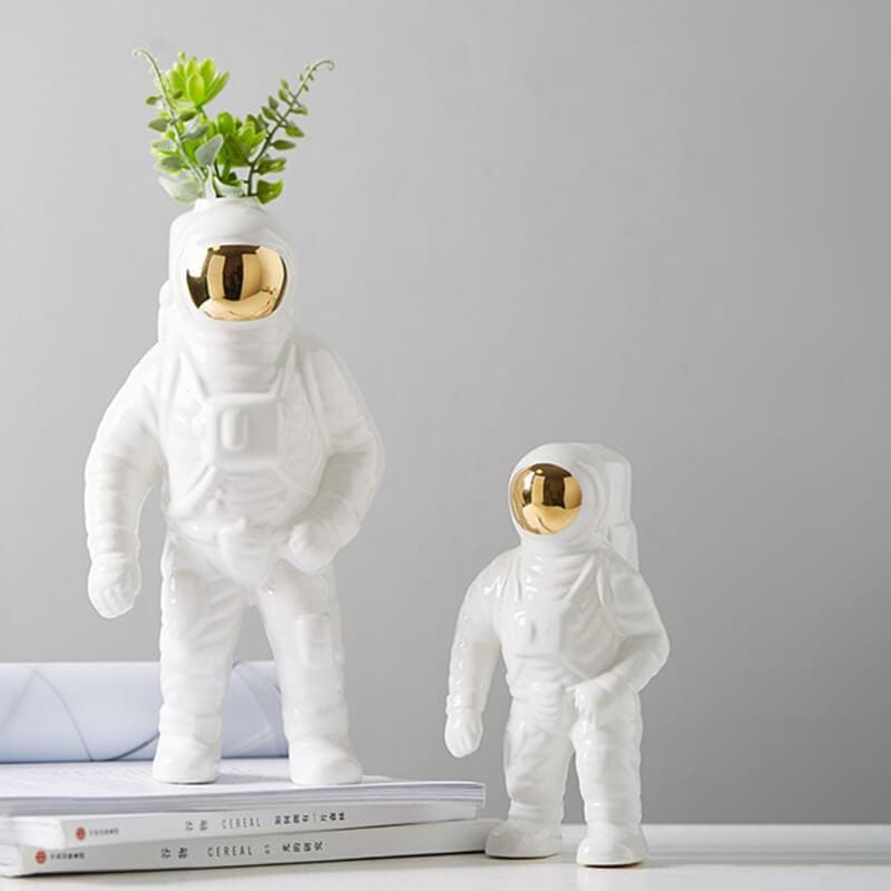 Contemporary Sculpture <br/> Astronaut