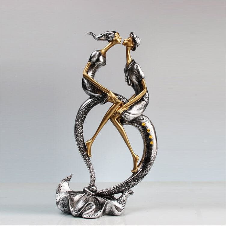 Modern Statue <br/> Couple in Love