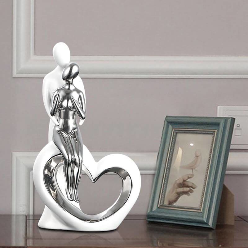 Couple Statue <br/> Retro Design
