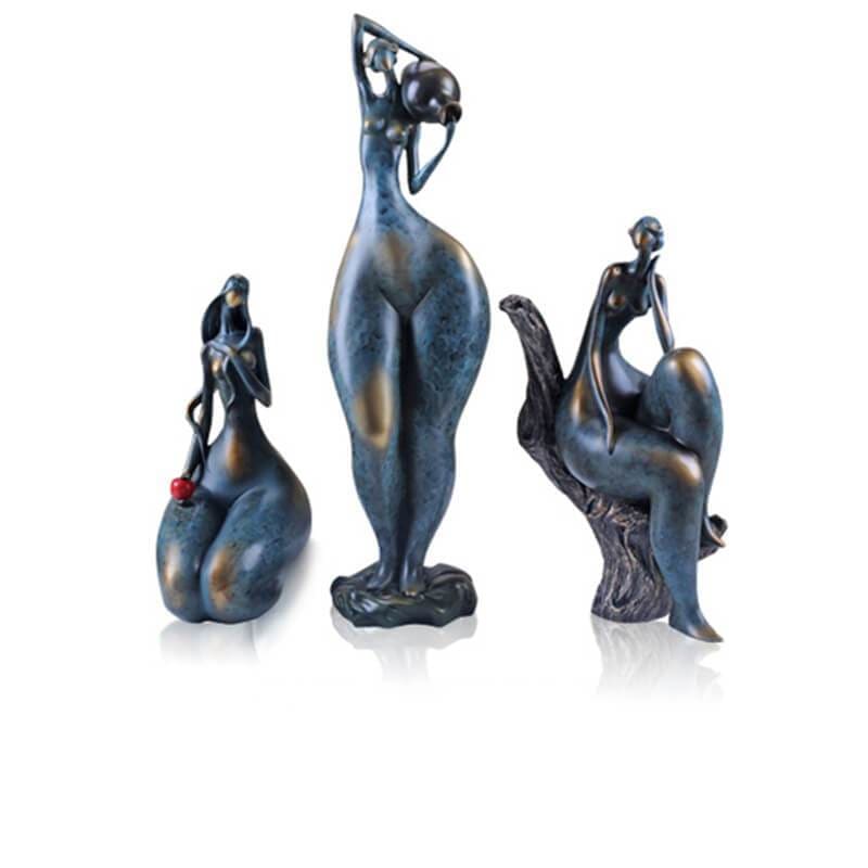 Curvy Woman Statue <br/> Independent 33 / 59 cm