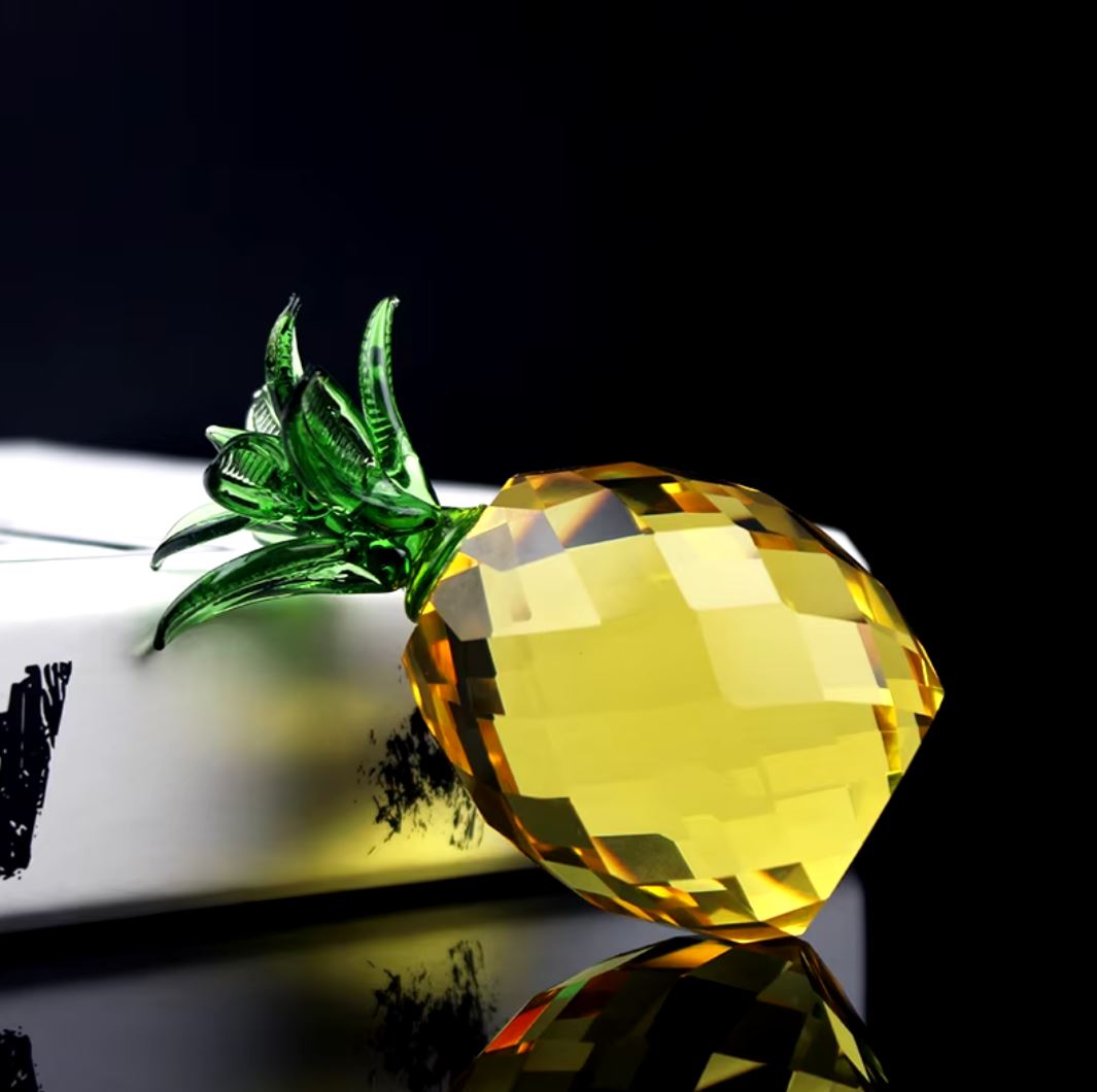 Glass Pineapple Statuette 3 cm