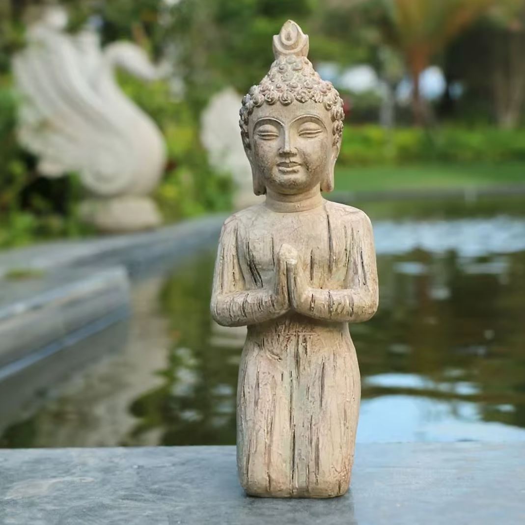Praying Buddha Statue in Resin 21 cm