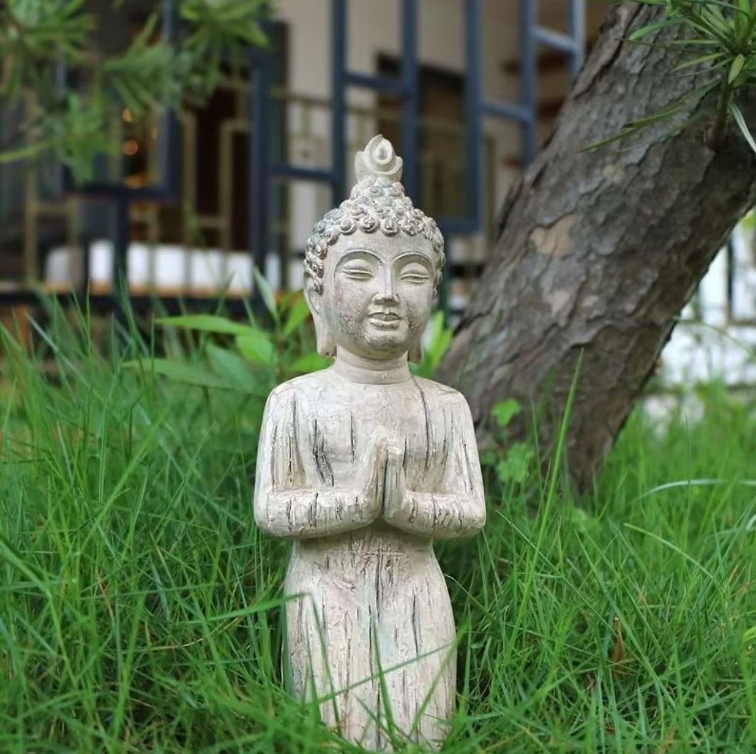 Praying Buddha Statue in Resin 21 cm