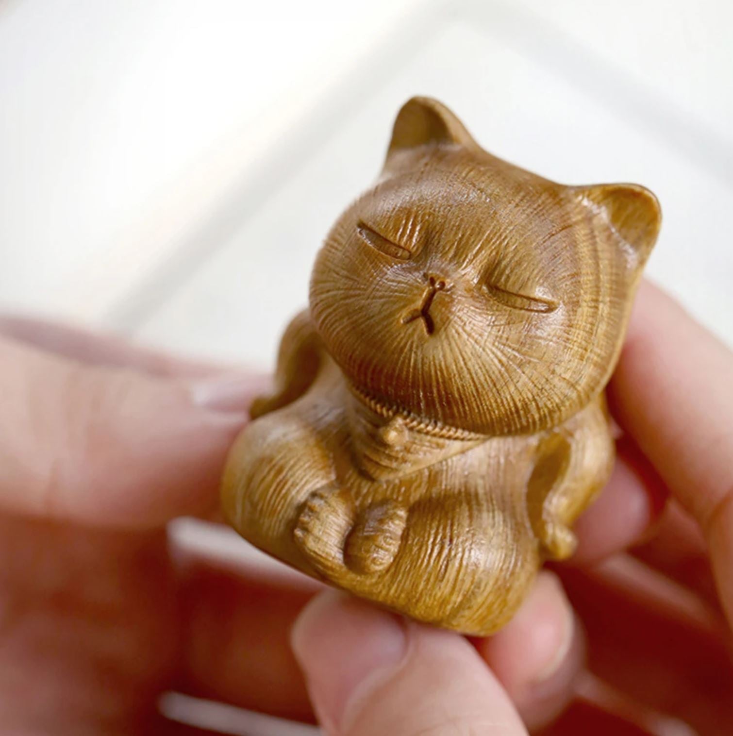Cat Statuette in Wood 8 cm