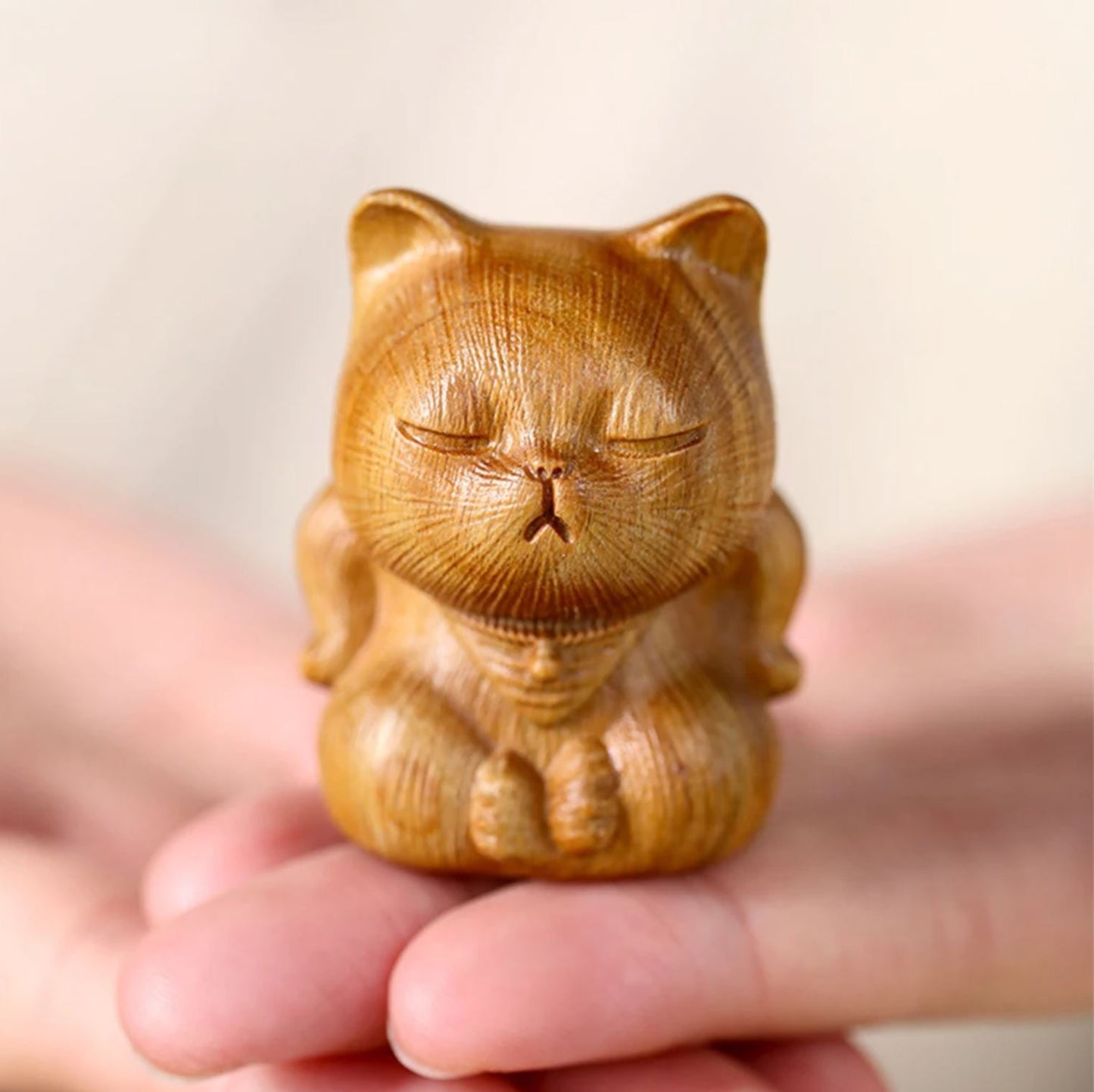 Cat Statuette in Wood 8 cm