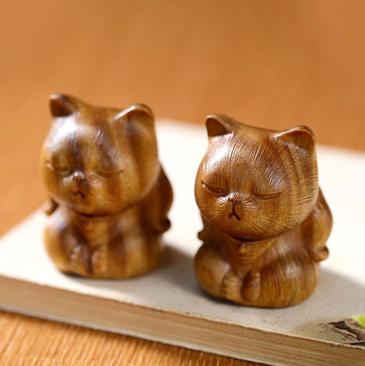 Cat Statuette in Wood 8 cm