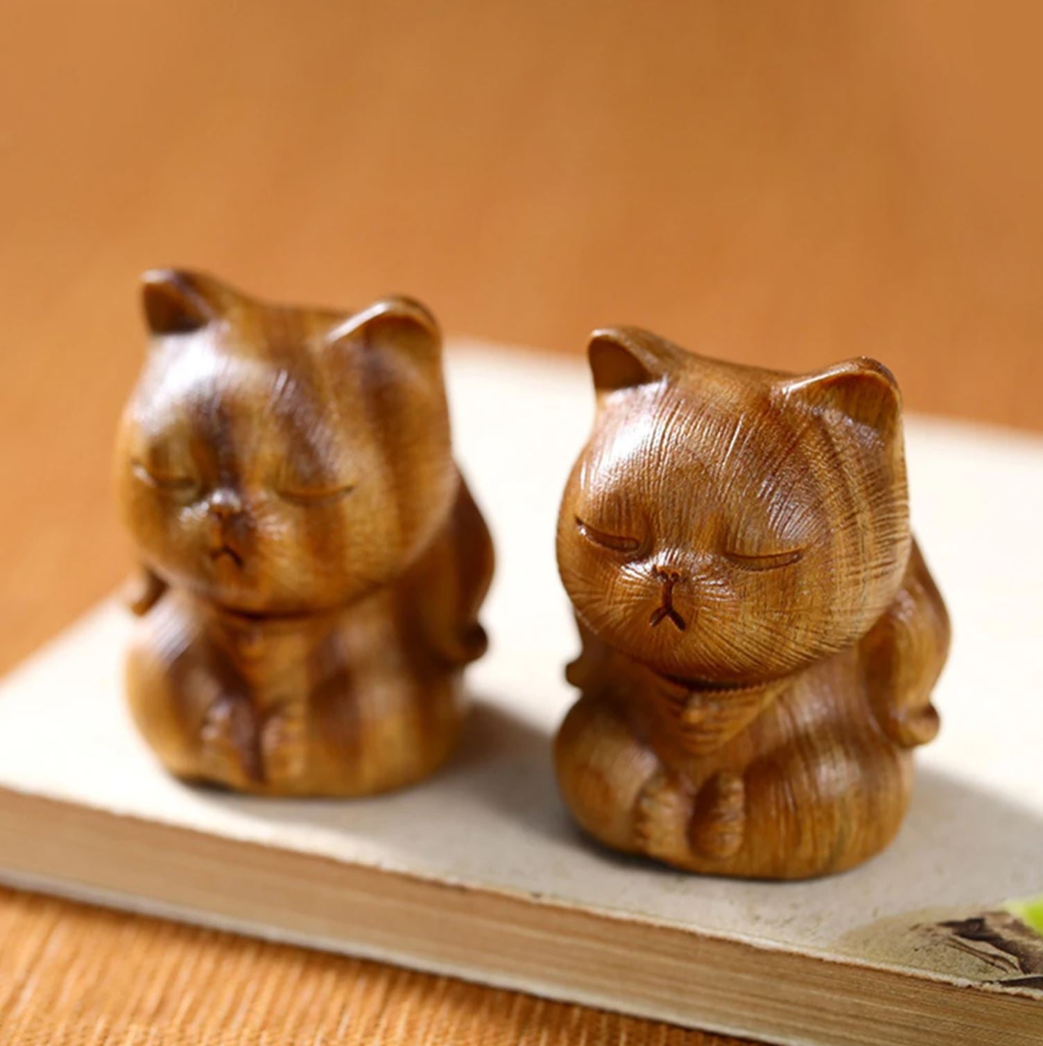 Cat Statuette in Wood 8 cm