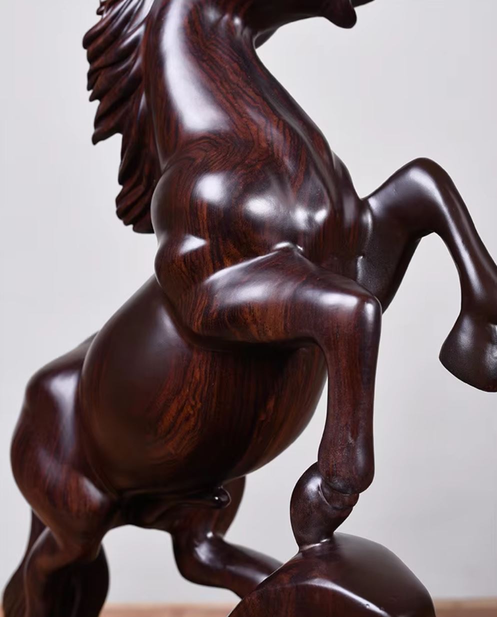 Horse Statue in Solid Wood 20 cm