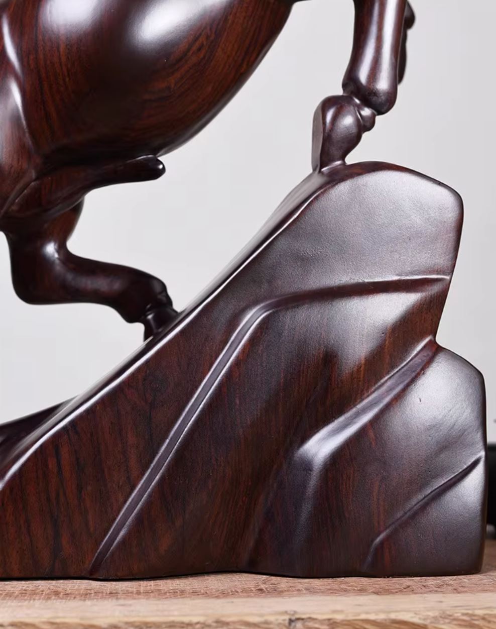 Horse Statue in Solid Wood 15 cm