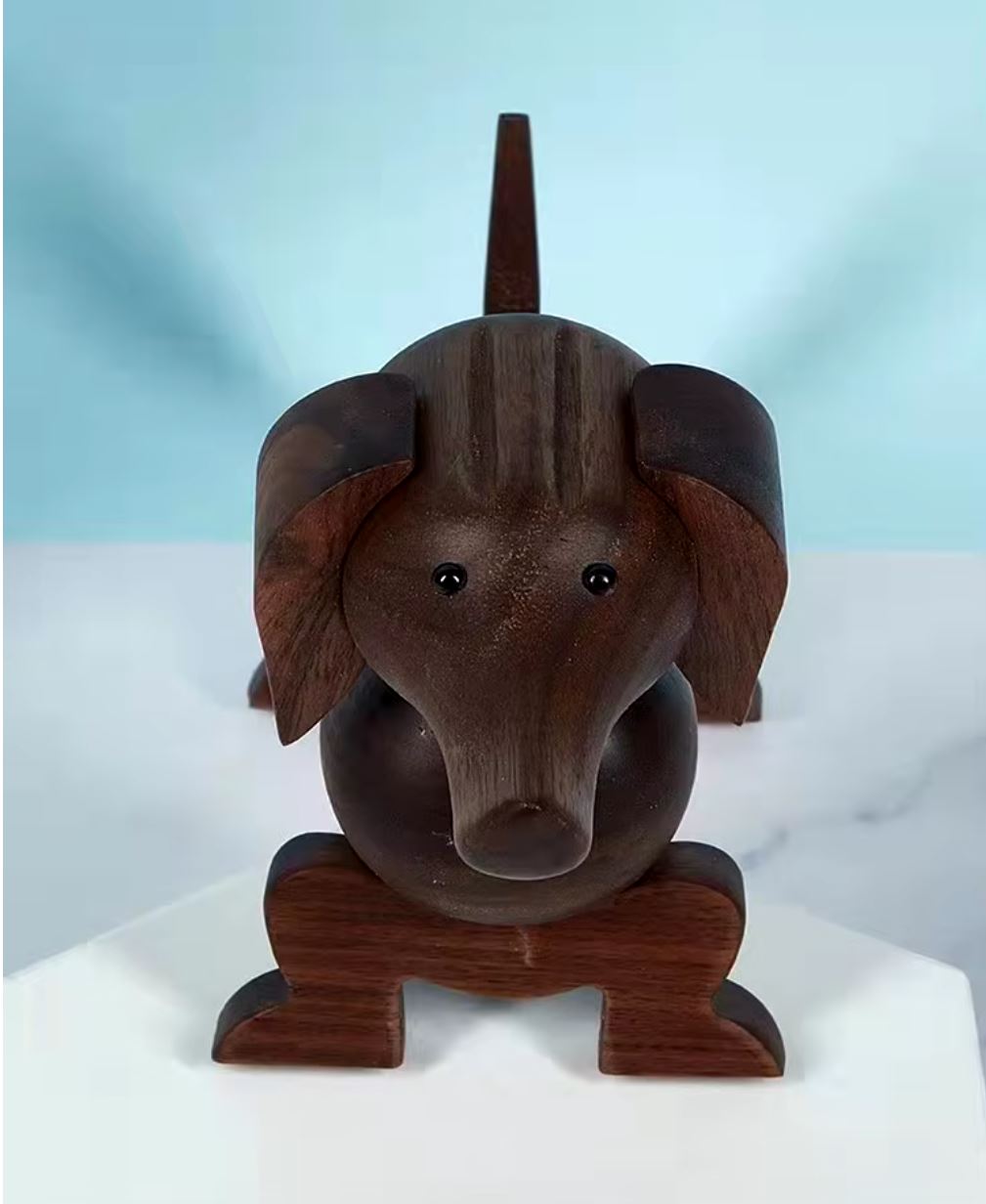 Nordic-Style Wooden Dachshund Statue 10 cm