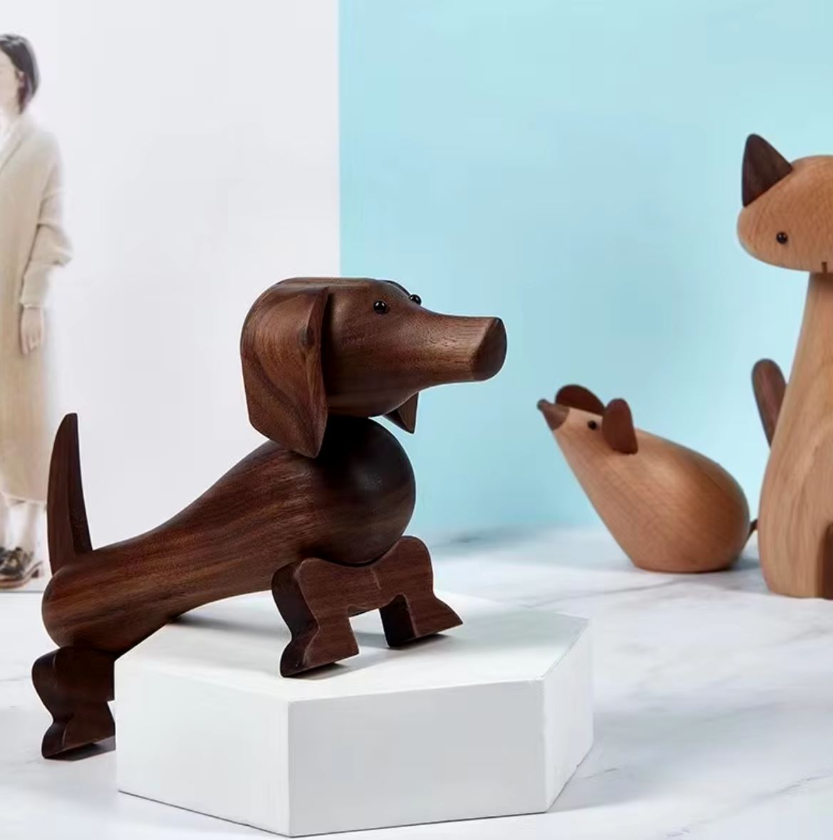 Nordic-Style Wooden Dachshund Statue 10 cm