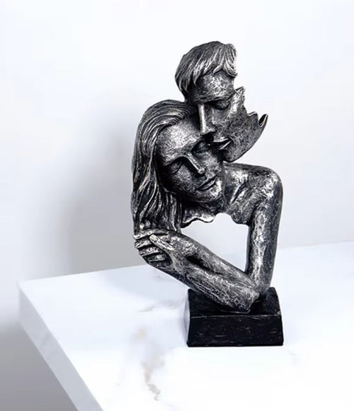 Embracing Couple Design Statue 19 cm