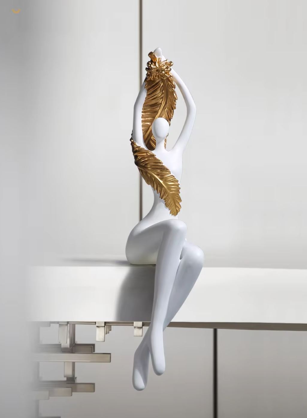 Modern Woman Statue in Resin - White 55 cm