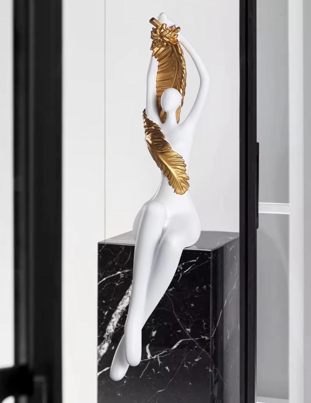 Modern Woman Statue in Resin - White 55 cm