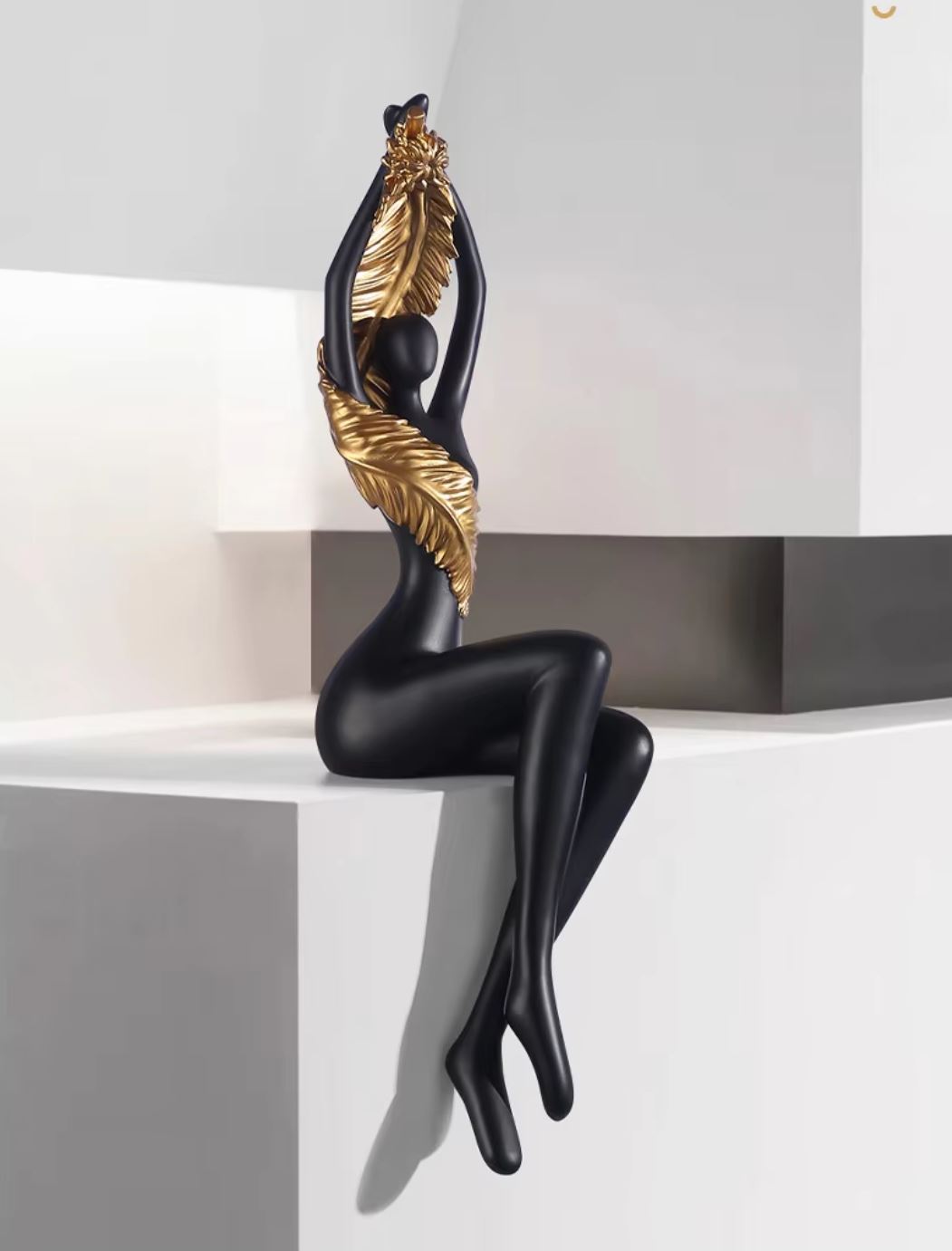 Modern Woman Statue in Resin - Black 55 cm