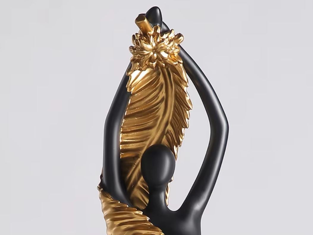 Modern Woman Statue in Resin - Black 55 cm