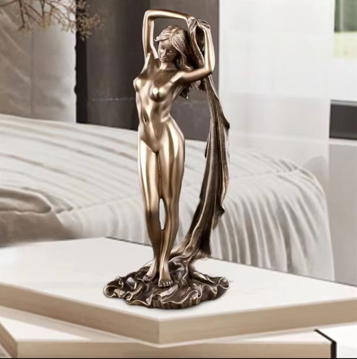 Nude Woman Statue 22 cm