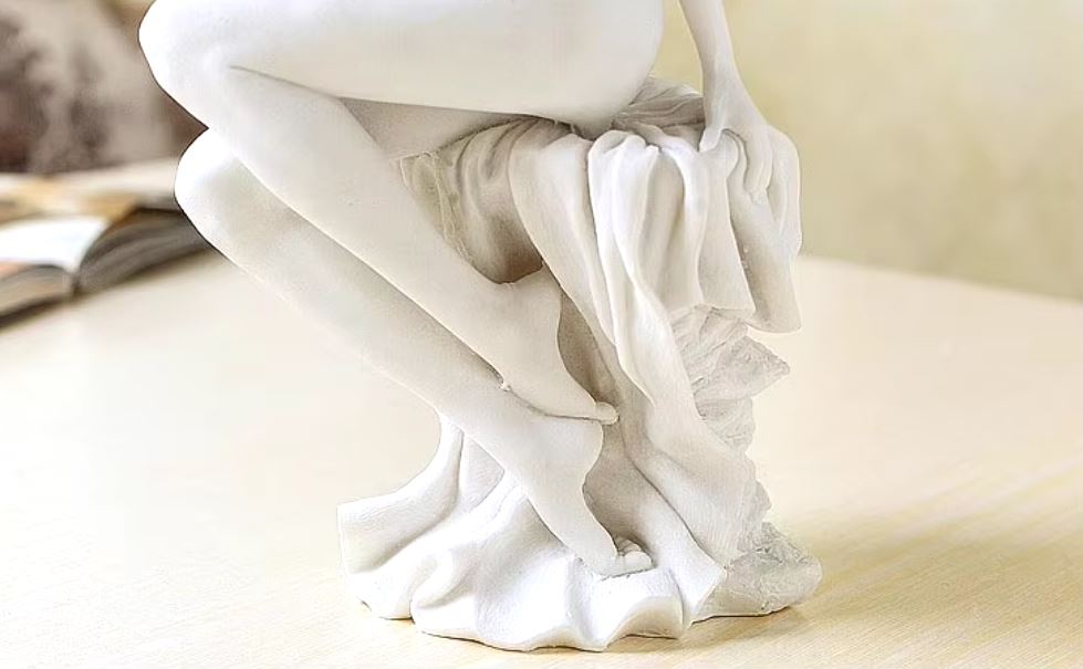 Seated Nude Woman Statue 31 cm