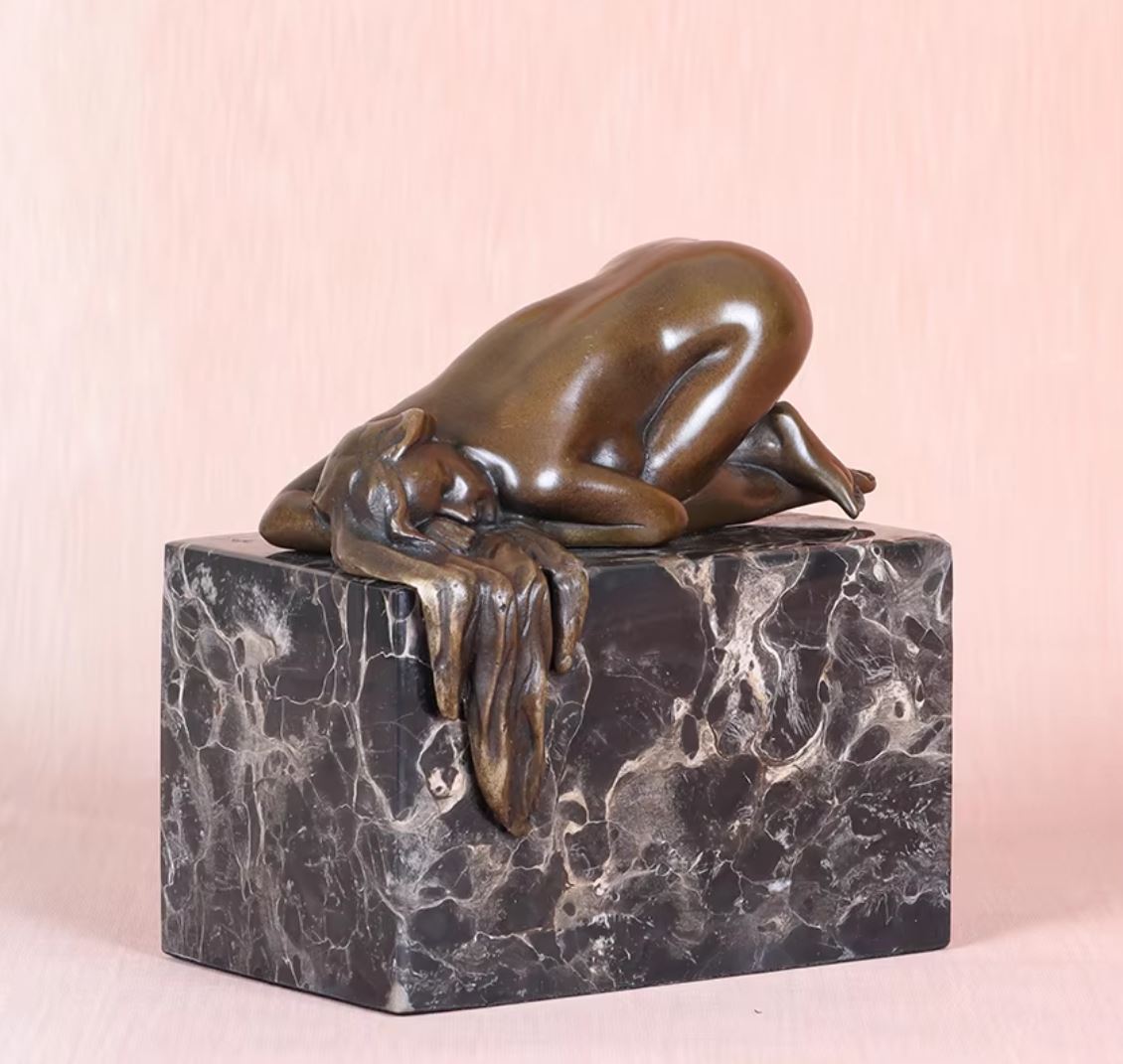 Sleeping Nude Woman Statue in Bronze 13 cm