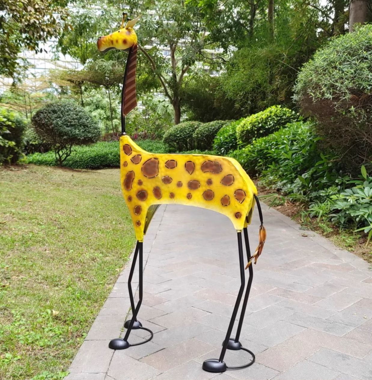 Metal Design Giraffe Sculpture for Outdoors 92 cm