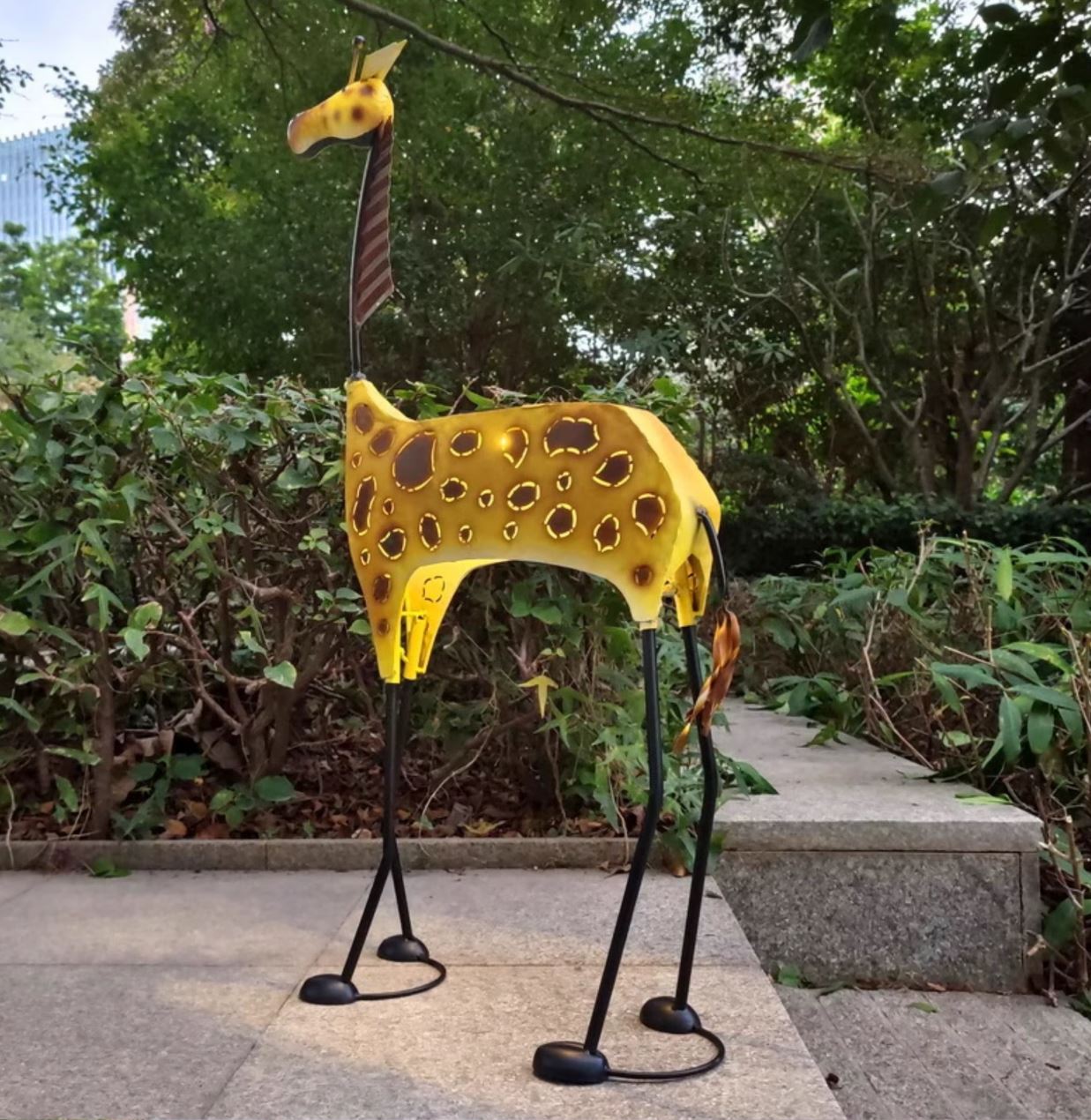 Metal Design Giraffe Sculpture for Outdoors 92 cm