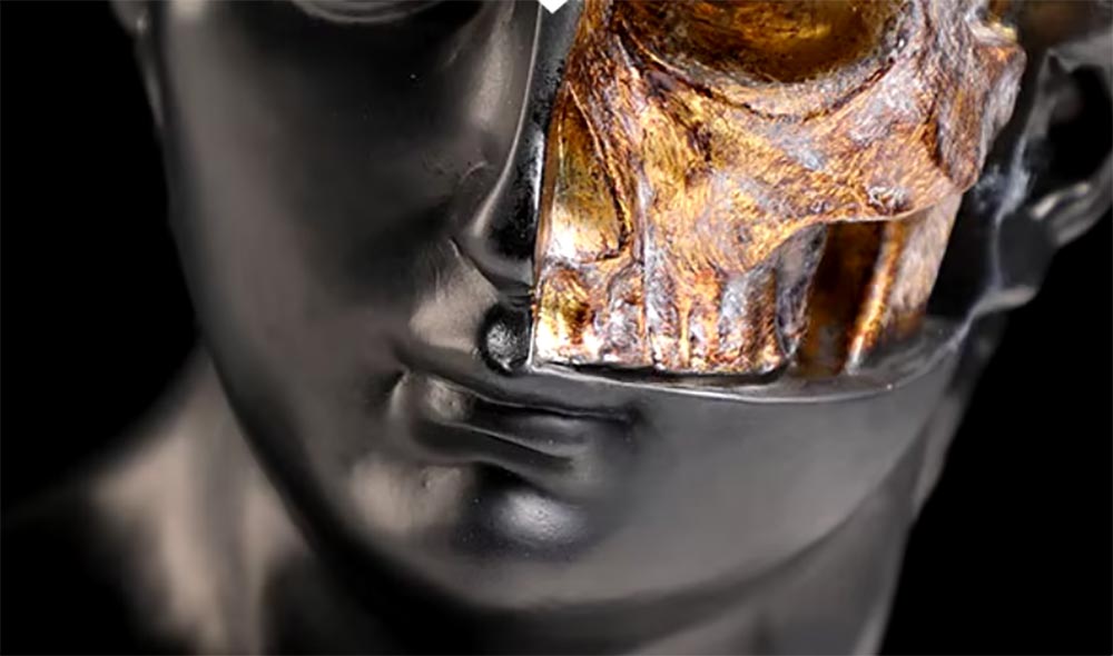 Black Greek Statue with Gold Skull 28 cm