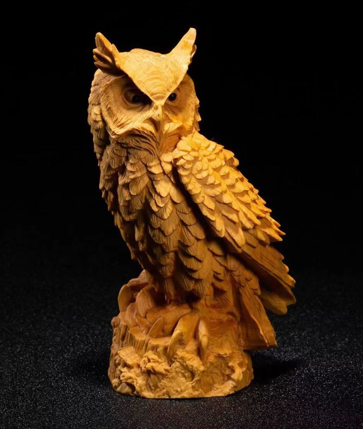Owl Statue in Wood 11 cm
