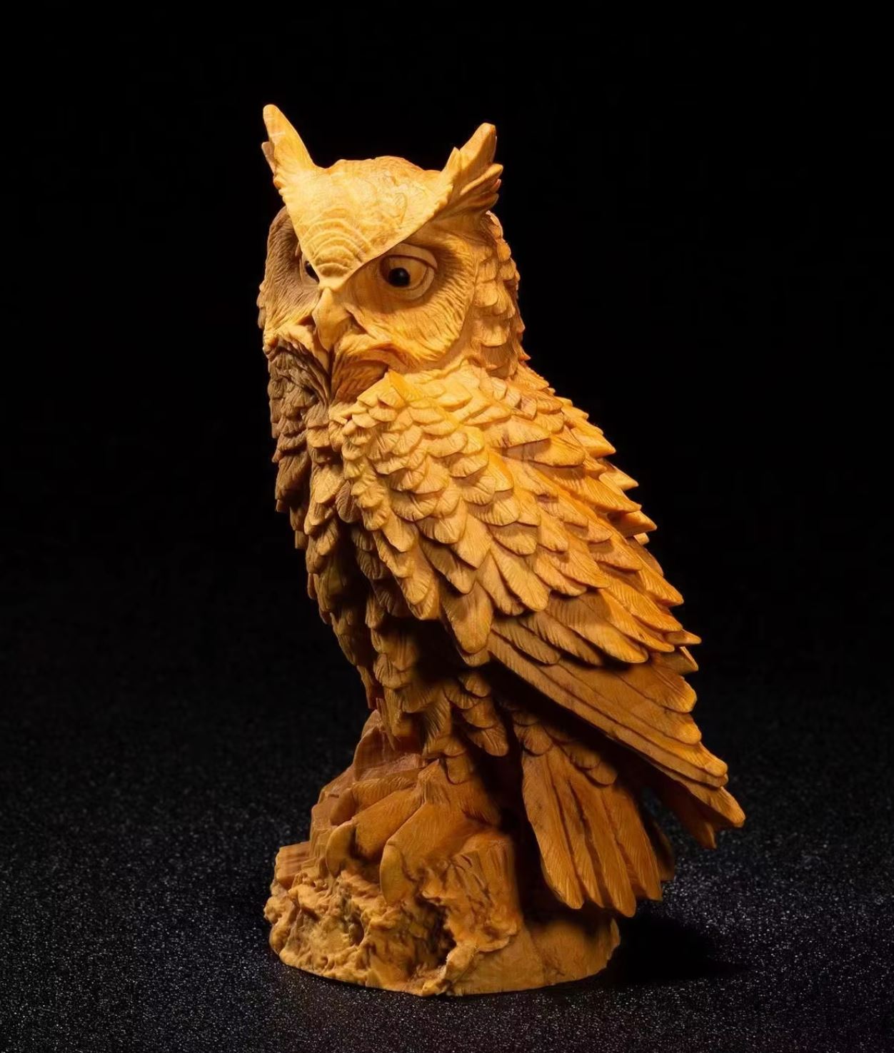 Owl Statue in Wood 11 cm