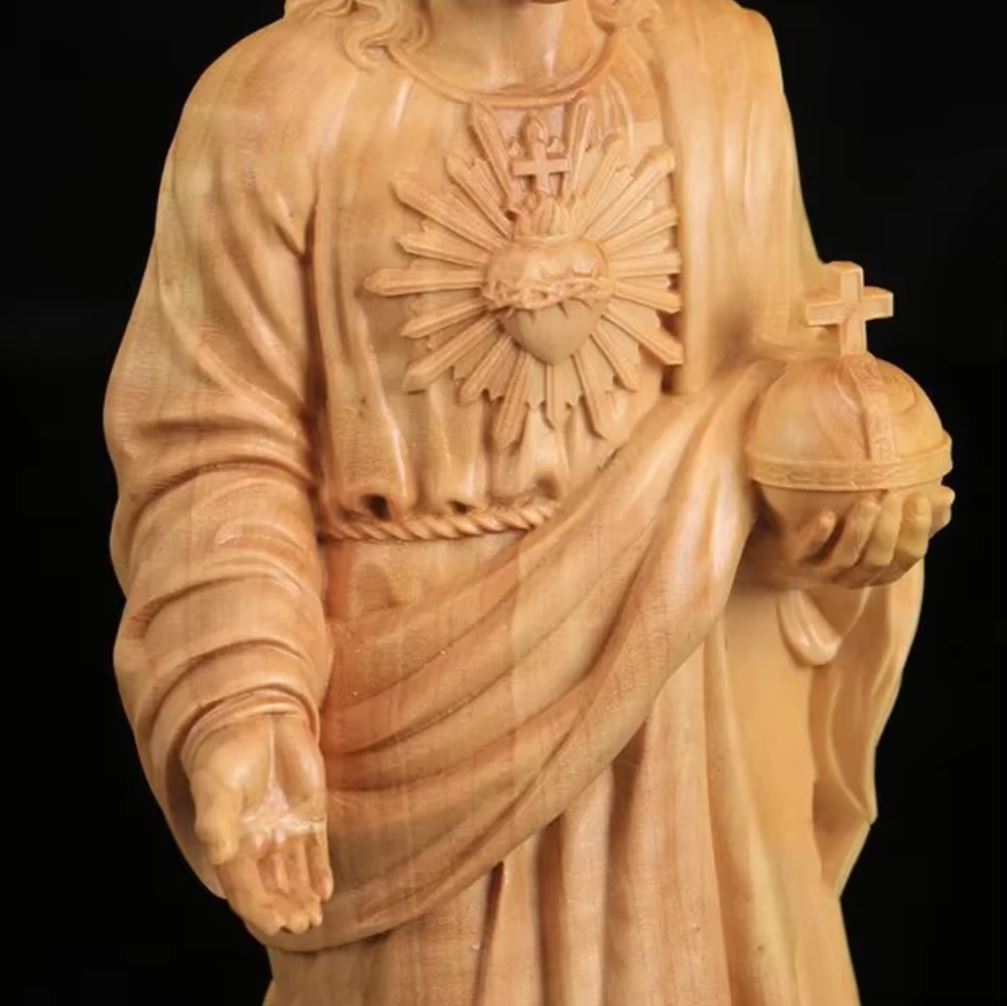 Jesus Christ Statue in Solid Wood 20 cm