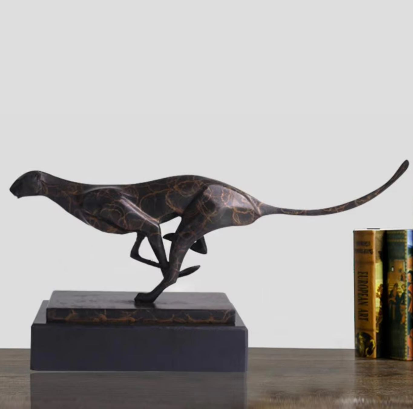 Leopard Statue in Bronze 36 cm