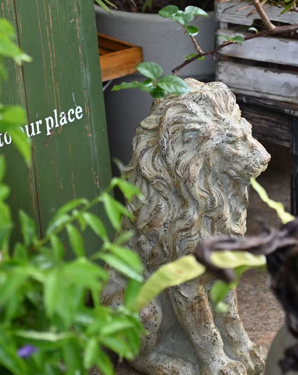 Outdoor Lion Statue 53 cm