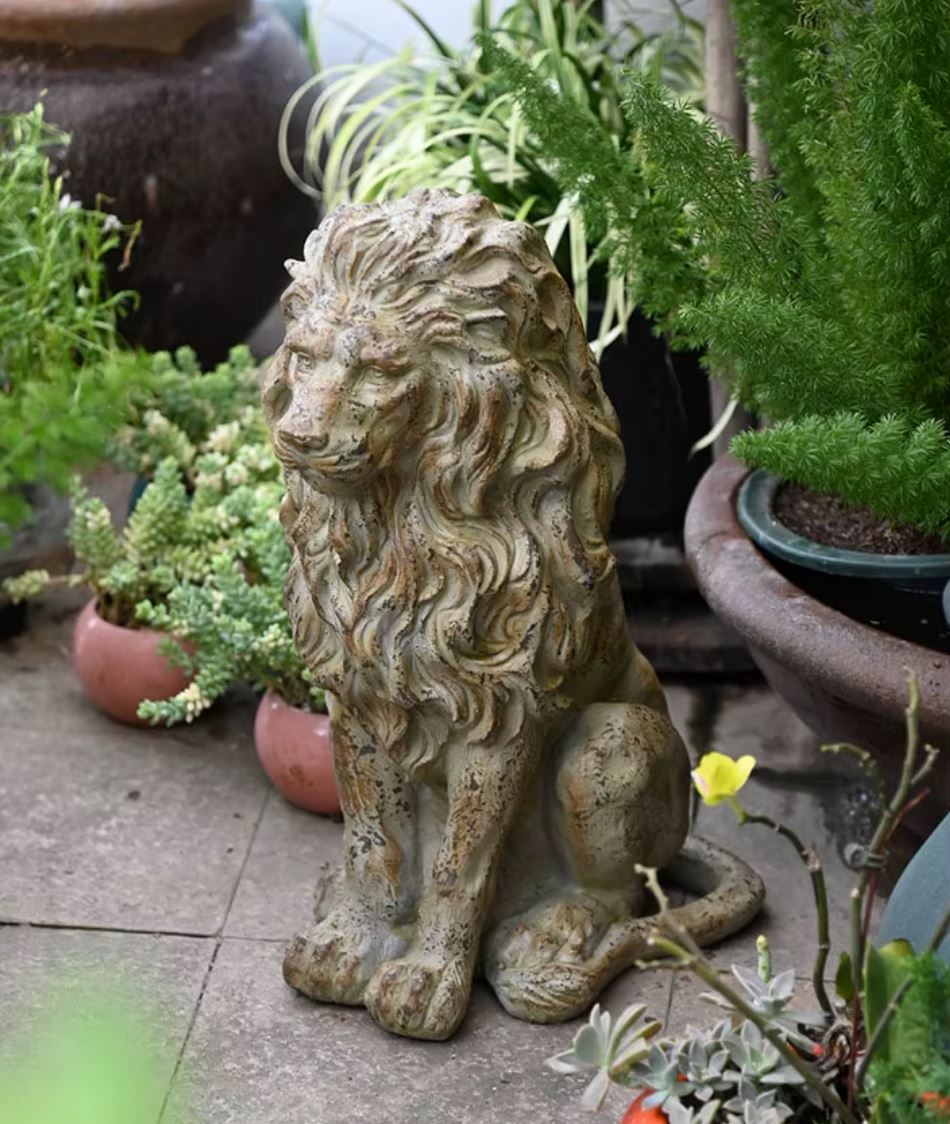 Outdoor Lion Statue 53 cm