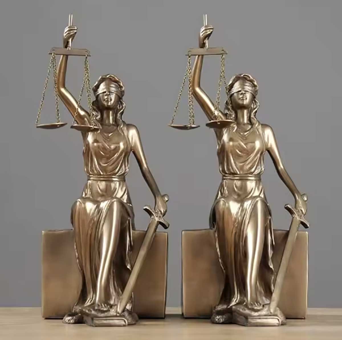 Justice Statue Bookends, Bronze Finish – Set of 2 Pieces - 26 cm
