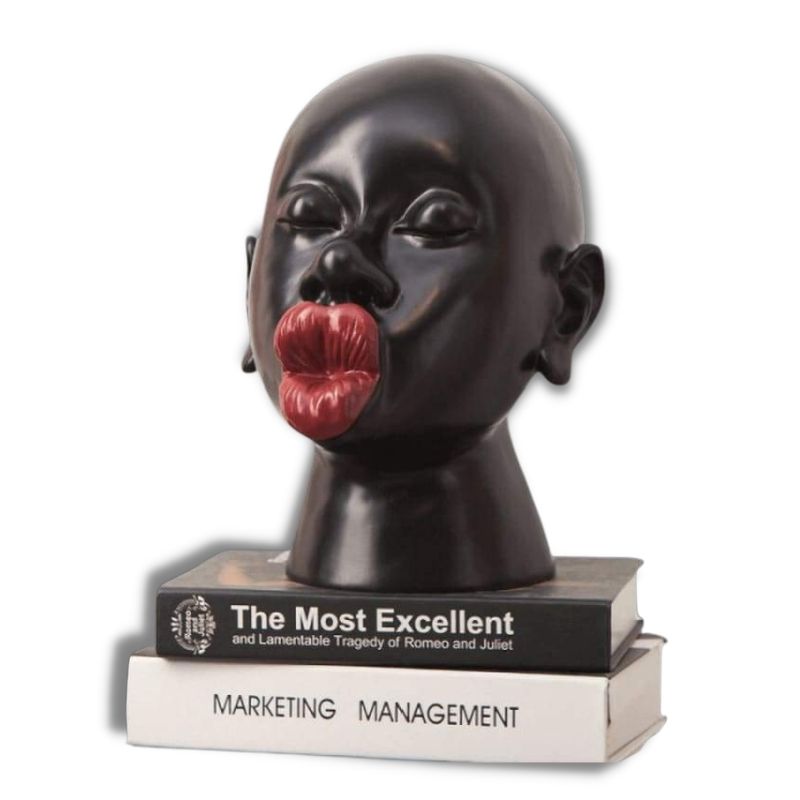 Woman Statue <br/> The Kiss 32 cm